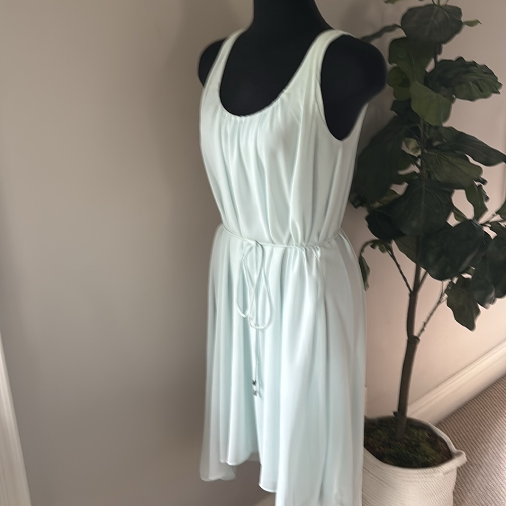 T TAHARI SOFT BLUE FLOWY DRESS